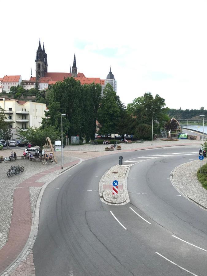 Apartments At Old Town Bridge Altstadt, Elbestrand, Fahrradweg, Schiffsanleger Майсен Екстериор снимка