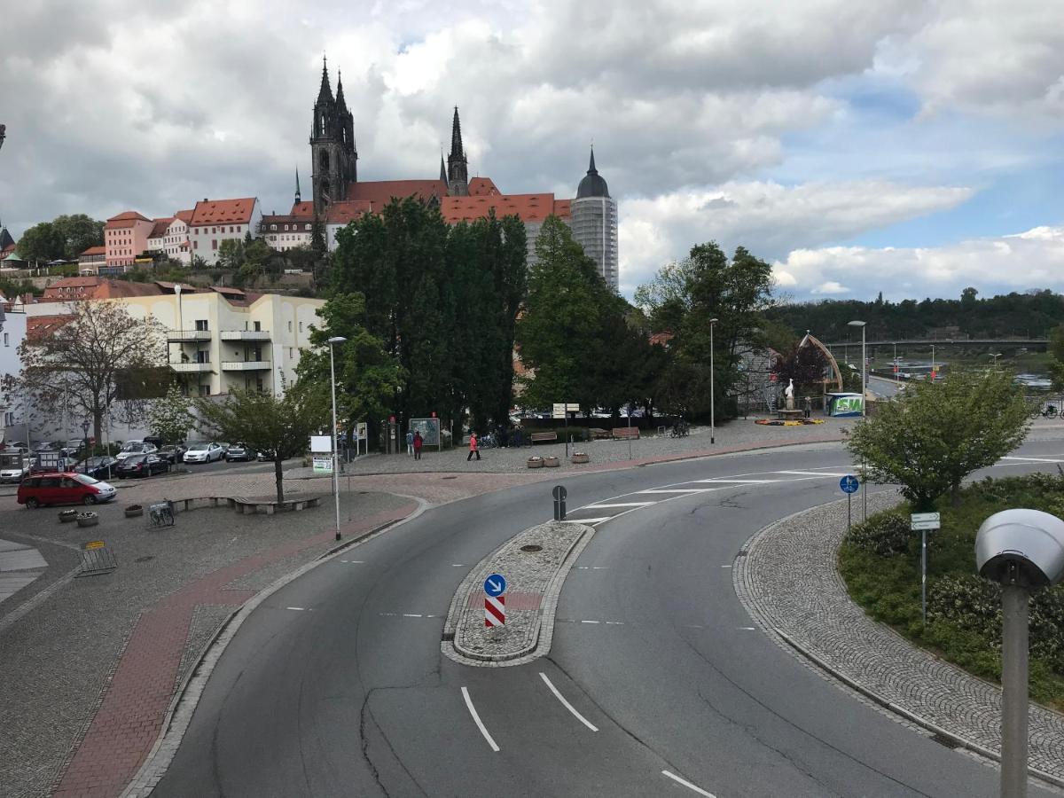 Apartments At Old Town Bridge Altstadt, Elbestrand, Fahrradweg, Schiffsanleger Майсен Екстериор снимка