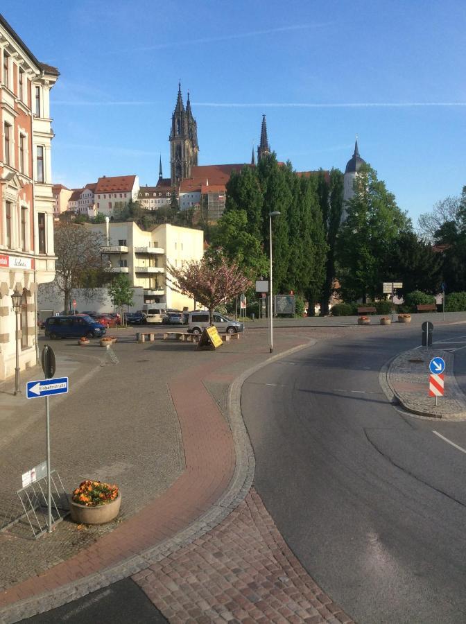 Apartments At Old Town Bridge Altstadt, Elbestrand, Fahrradweg, Schiffsanleger Майсен Екстериор снимка